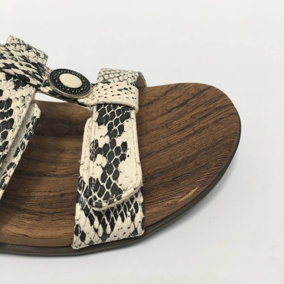 Orthaheel Vionic Yasmin Snakeskin Footbed Sandal, Size 6 - Picture 9 of 13